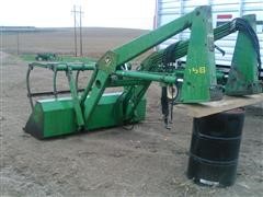 John Deere 158 Loader 