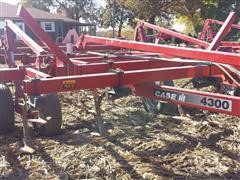 items/8b31a2f18a5be41180bd00155de187a0/1998caseih4300fieldcultivator