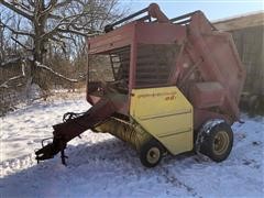 Sperry New Holland 851 Round Baler 