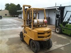 items/8b8e55fcf244e41180bf00155de1c209/1965clarkcy40b-39-748-166forklift