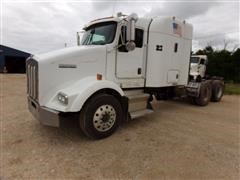 2002 Kenworth T800 T/A Sleeper Cab Truck Tractor 