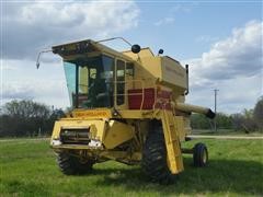 1983 New Holland TR75 Combine 