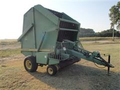 1982 John Deere 510 Round Baler 