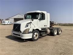 2004 Volvo VNL64T T/A Truck Tractor 