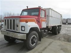 1979 International F2554 T/A Grain Truck 