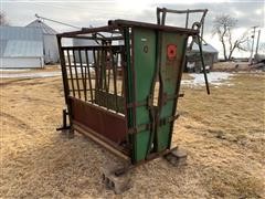 Powder River Squeeze Chute 