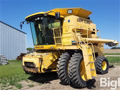 2001 New Holland TR99 2WD Combine 