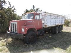1974 International Harvester 2050A T/A Grain Truck 