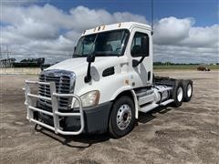 2010 Freightliner Cascadia 113 T/A Truck Tractor 