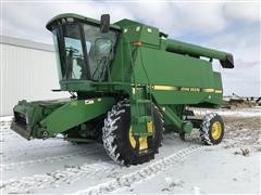 1990 John Deere 9500 Combine 