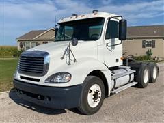 2004 Freightliner Columbia 120 T/A Day Cab Truck Tractor 