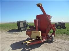 Farmhand 810 Grinder Mixer 