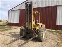 International Harvester 4000 2WD All Terrain Forklift 