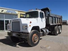 1978 Mack RD686S T/A Dump Truck 