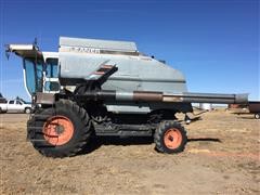 N7 Gleaner Combine with Header 003.JPG