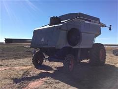 N7 Gleaner Combine with Header 006.JPG