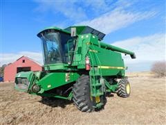 1999 John Deere 9610 Maximizer Combine 