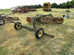 John Deere 350 Hay Rake 