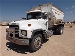 1997 Mack RD688S T/A Dry Fertilizer Tender Truck 