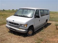 1999 Ford E350 2WD Van 