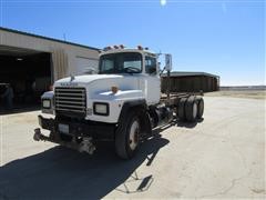 1996 Mack RD690S Cab & Chassis 