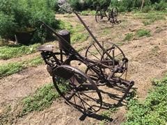 John Deere Antique 1 Row Pull Behind Planter 