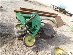 John Deere 885 Cultivator Row Units 