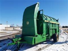 John Deere 200 Stacker 