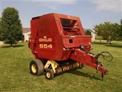 New Holland 654 Baler 