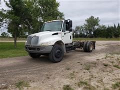 2003 International 4300 Cab & Chassis 