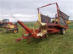 New Holland 1010 Bale Wagon 