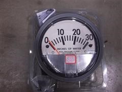 John Deere 30" Vacuum Gauge 