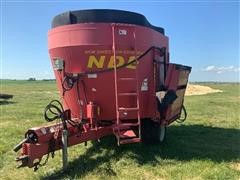 NDE 1652 Vertical Mix Feed Wagon 