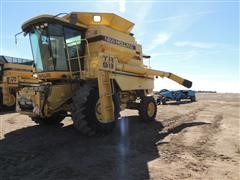 1999 New Holland TR98 Twin Rotor Combine 