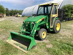 2006 John Deere 3520 Compact Utility Tractor W/Loader 