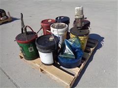 Shop Supplies Partial Buckets Of Oil/Bucket Hand Pump 
