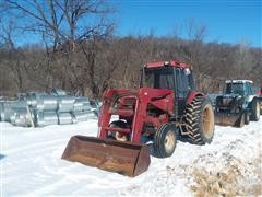 1988 Case IH 885 2WD Tractor W/Loader 