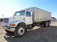 2000 International F4900 T/A Grain Truck 