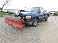 2002 Chevrolet K2500HD Pickup With Blade 