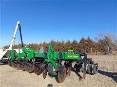 2003 John Deere 2100 Minimum Till Ripper 