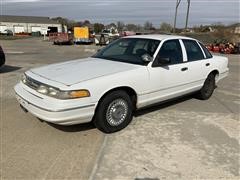 1996 Ford Crown Victoria 4-Door Sedan 