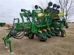 2016 John Deere 1795 MaxEmerge 5 12/23 Split Row Planter 