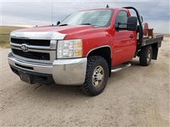 2007 Chevrolet Silverado 2500 HD 4x4 Flatbed Pickup 