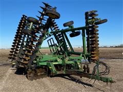 John Deere Wheatland 637 Disk 