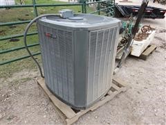 2005 Trane XR12 Air Conditioner Unit 