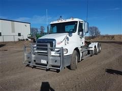 2004 Freightliner Columbia 120 Tri/A Truck Tractor 