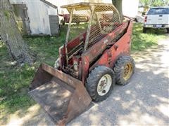 1979 Gehl 2600 Skid Steer 