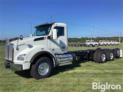 2024 Kenworth T880 Tri/A Cab & Chassis 