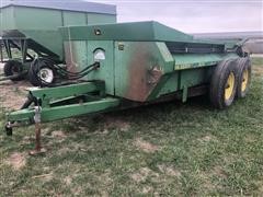 John Deere 570 Pull Type Manure Spreader 