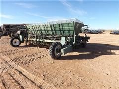 Lockwood 6100 6-Row Potato Planter W/Tanks 